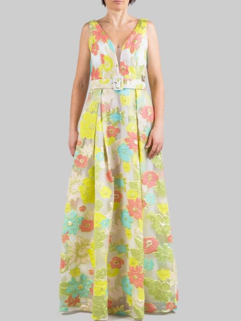 ABITO LUNGO REALIZZATO IN TULLE RICAMATO CON FIORI MULTICOLORE E CINTURA IN VITA | CARLA RUIZ Sale