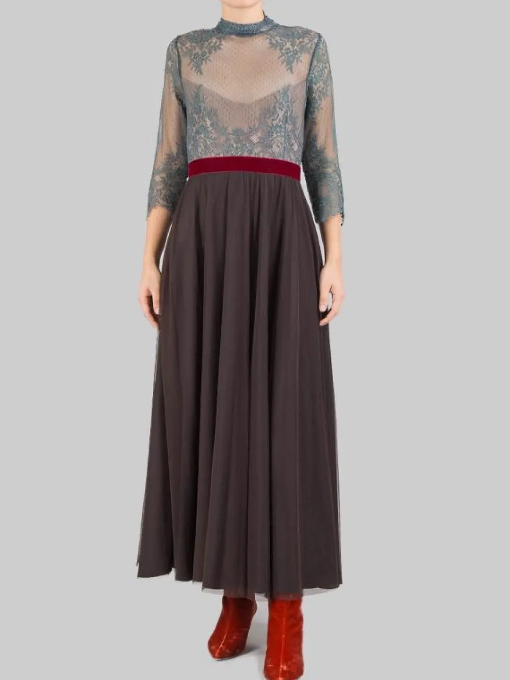 ABITO MIDI IN PIZZO VERDE SALVIA E GONNA IN TULLE MARRONE CON CINTURA IN VELLUTO | MADAME SHOUSHOU New