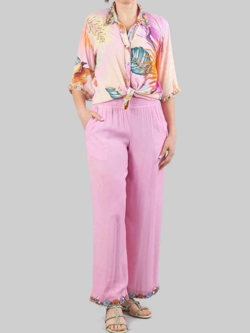 CAMICIA A FANTASIA IN MISTO SETA DECORATA CON PERLINE, STRASS E CRISTALLI COLORATI | MIRIAM STELLA Fashion