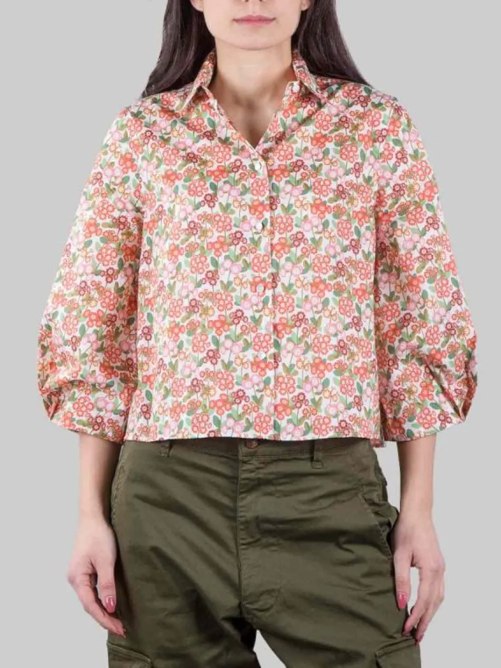 CAMICIA MARGOT A FANTASIA FIORI ROSSI SU FONDO BIANCO | XACUS Fashion