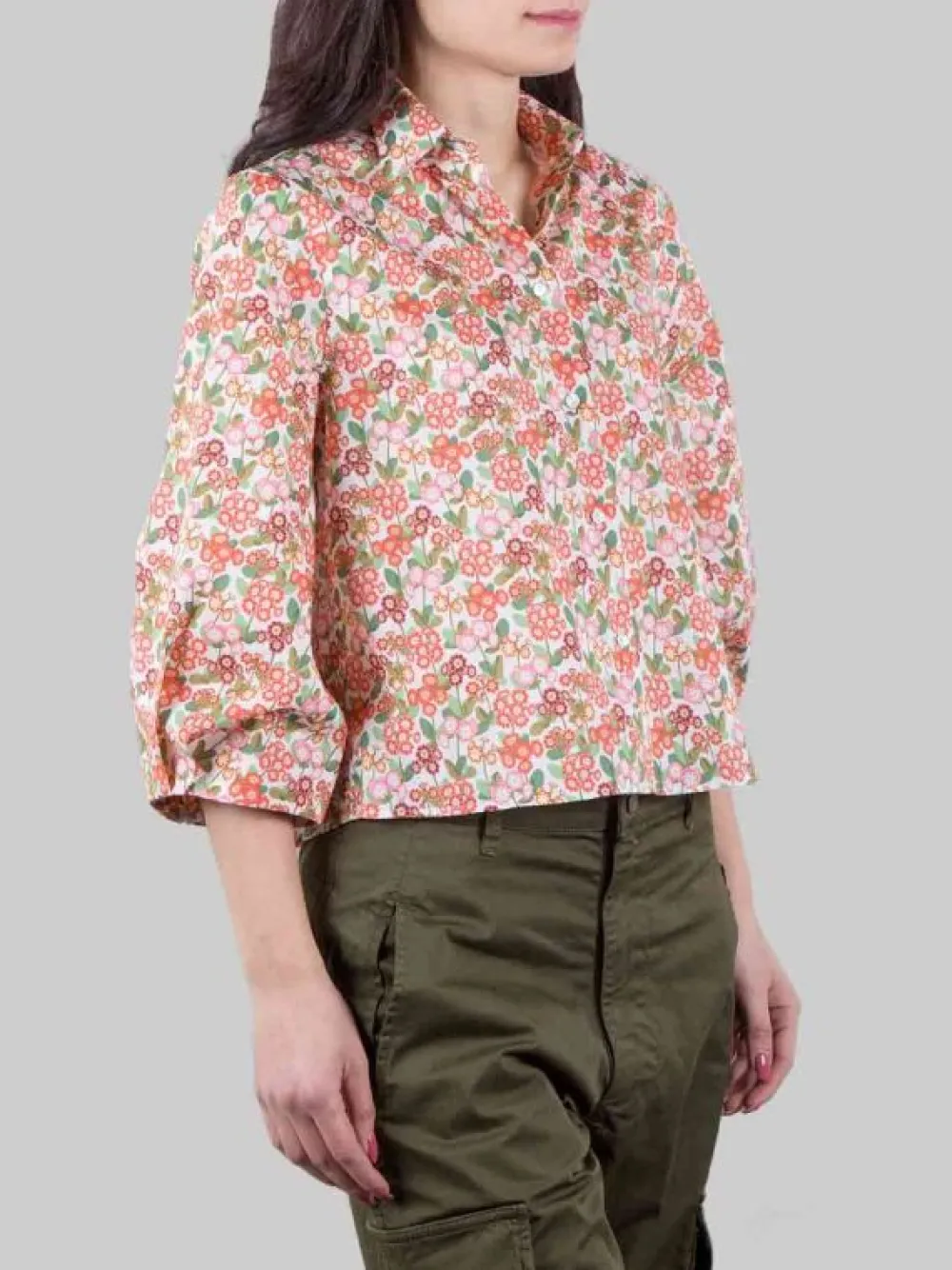 CAMICIA MARGOT A FANTASIA FIORI ROSSI SU FONDO BIANCO | XACUS Fashion