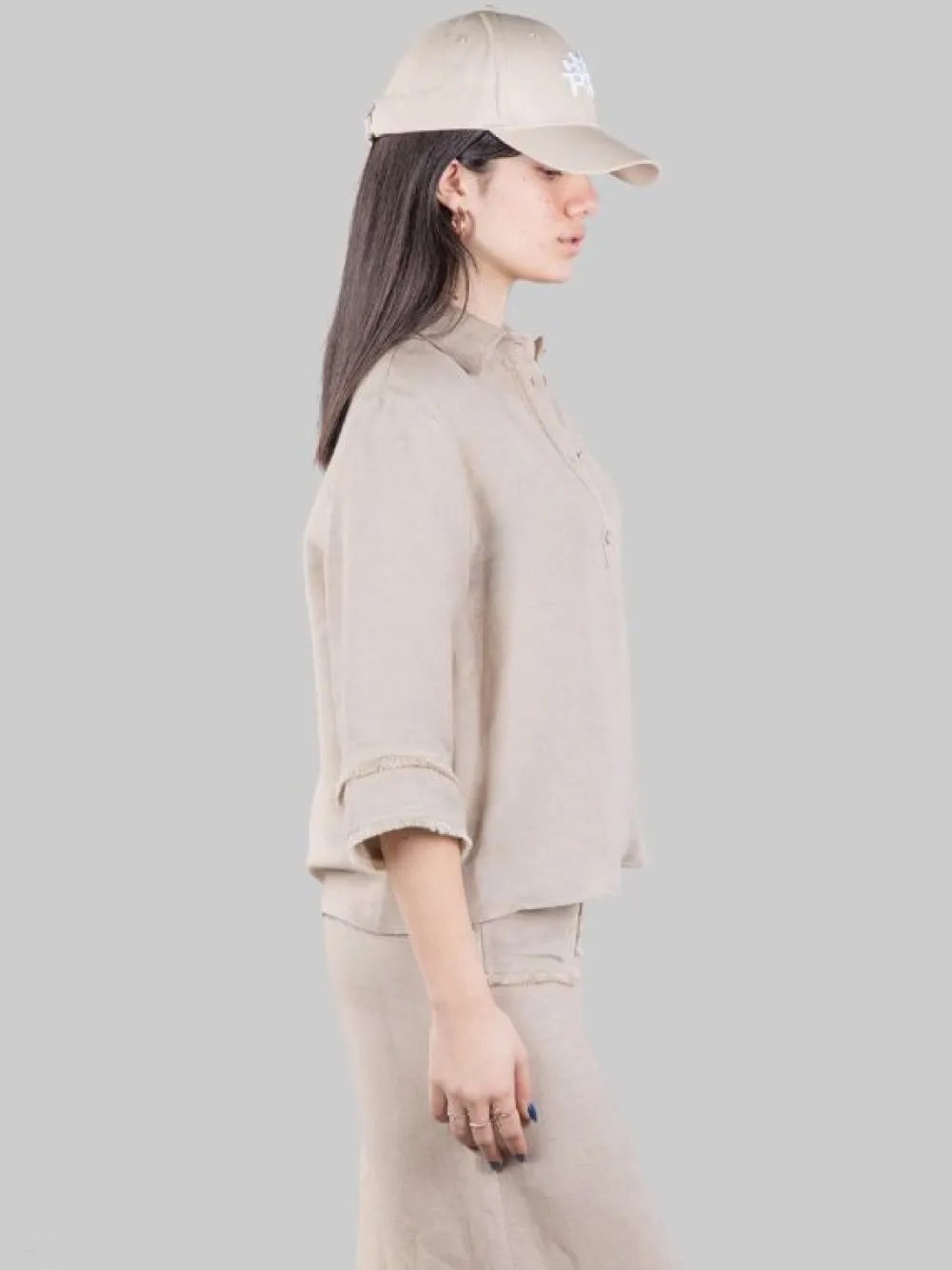 CAMICIA POLO SABBIA IN MORBIDO TESSUTO LINO E VISCOSA CON FRANGE | MARIA VITTORIA PAOLILLO Outlet