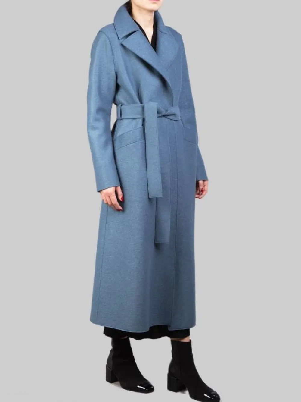 CAPPOTTO LUNGO BLU PETROLIO "A VESTAGLIA" IN LANA VERGINE PRESSATA CON CINTURA | HARRIS WHARF LONDON Fashion