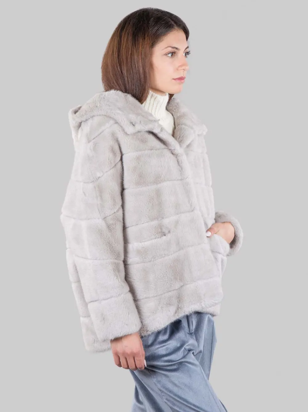 Ecopelliccia con cappuccio | BETTA CORRADI Fashion