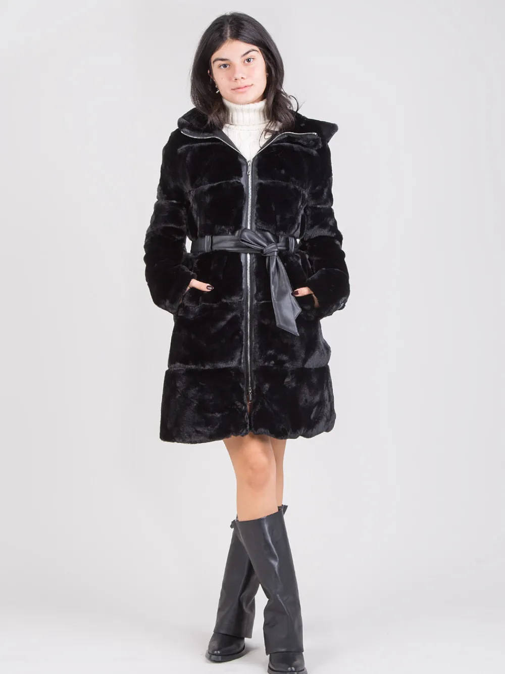Ecopelliccia con cintura | RINO u0026 PELLE Clearance