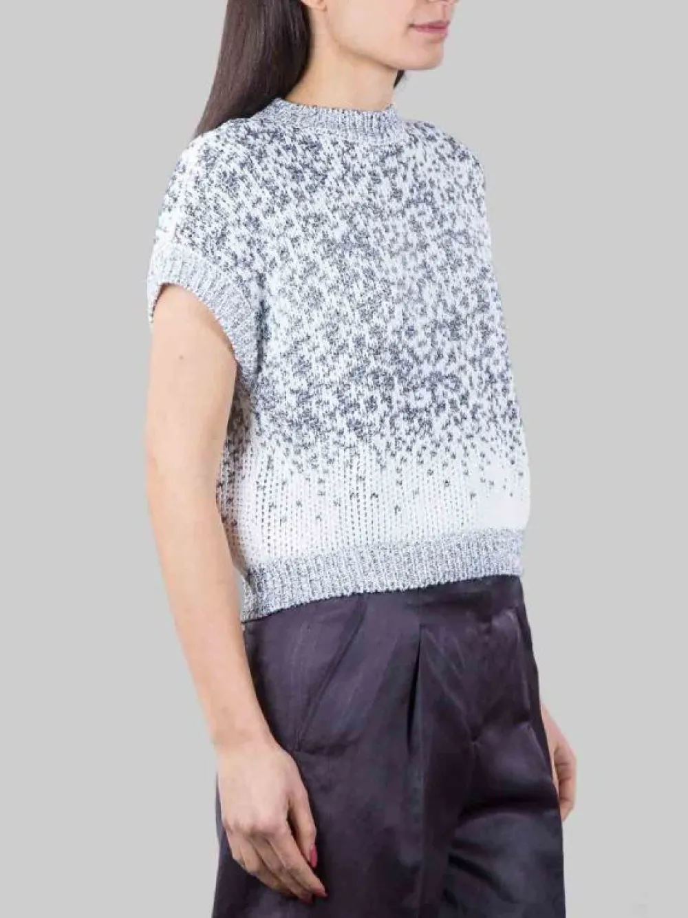 GILET GIROCOLLO BIANCO E BLU CON MICRO PAILLETTES RICAMATE | PESERICO New
