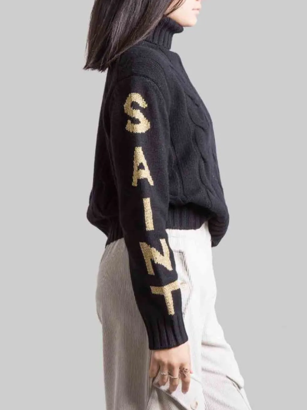 MAGLIA DOLCEVITA IN MISTO CACHEMIRE NERA CON SCRITTA ORO SULLE MANICHE | MC2 SAINT BARTH Best