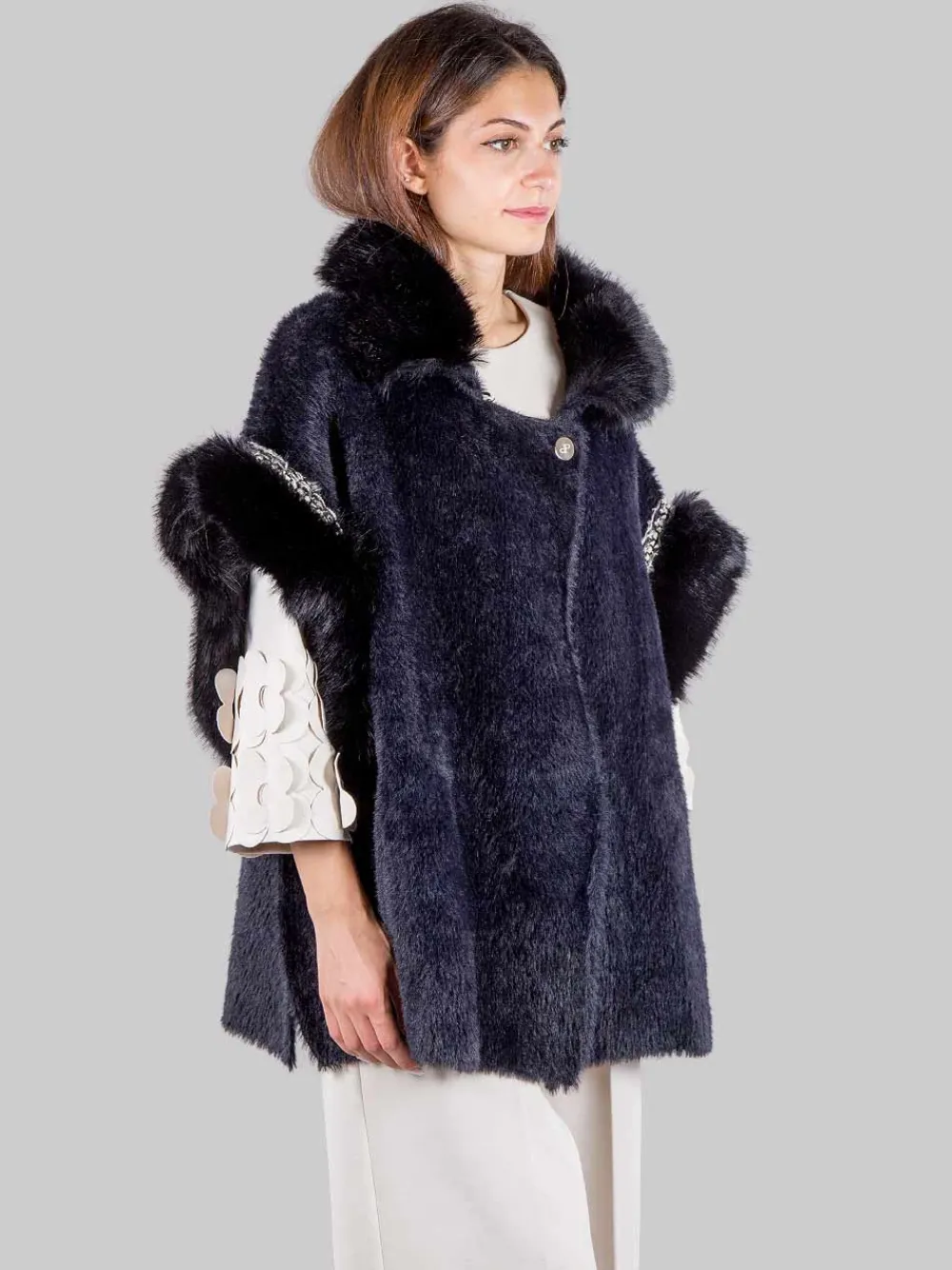 Mantella in cashmere | PHO FIRENZE New
