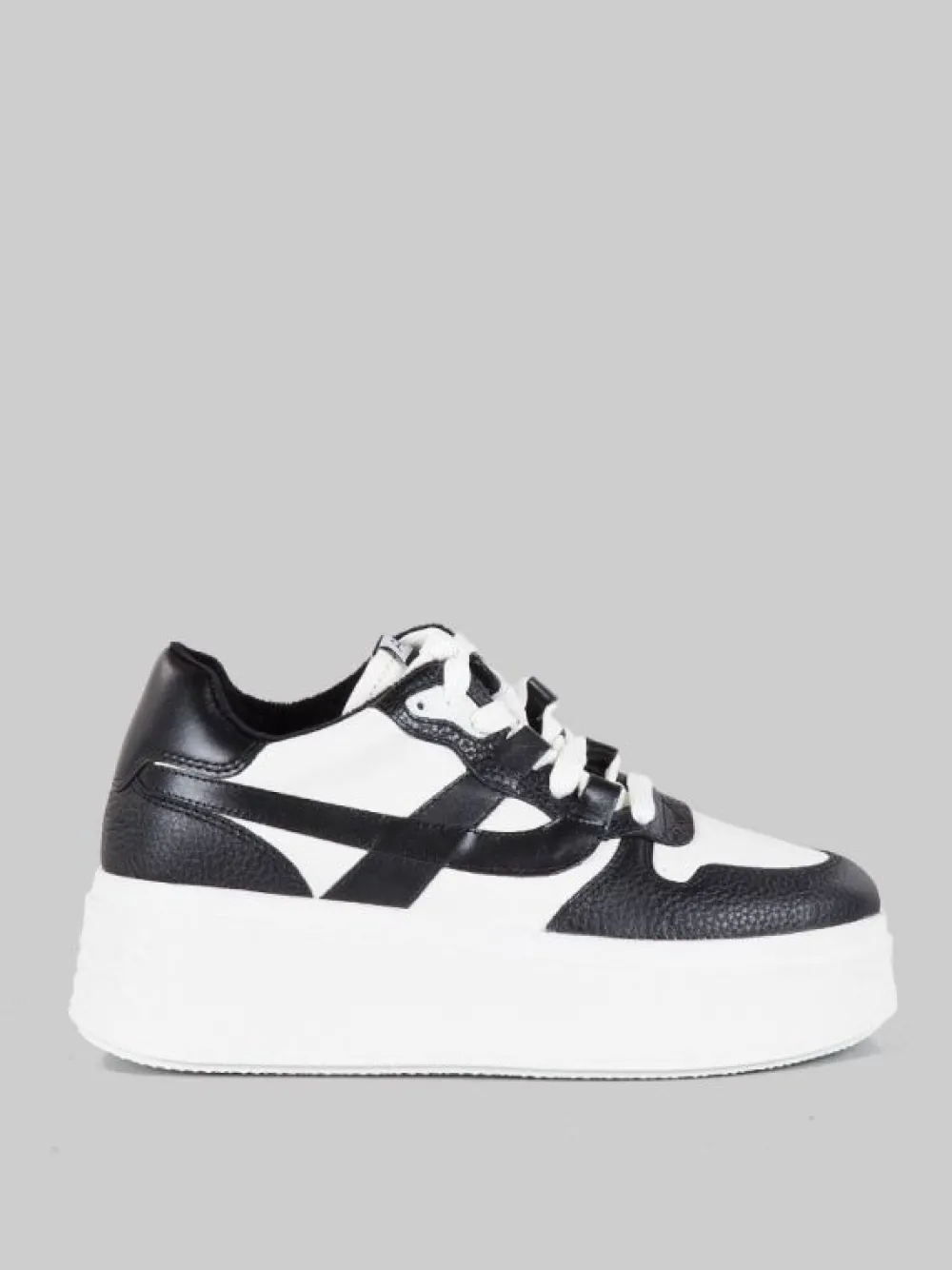 MAXI SNEAKER MATCH IN PELLE BICOLORE BIANCA E NERA | ASH Discount