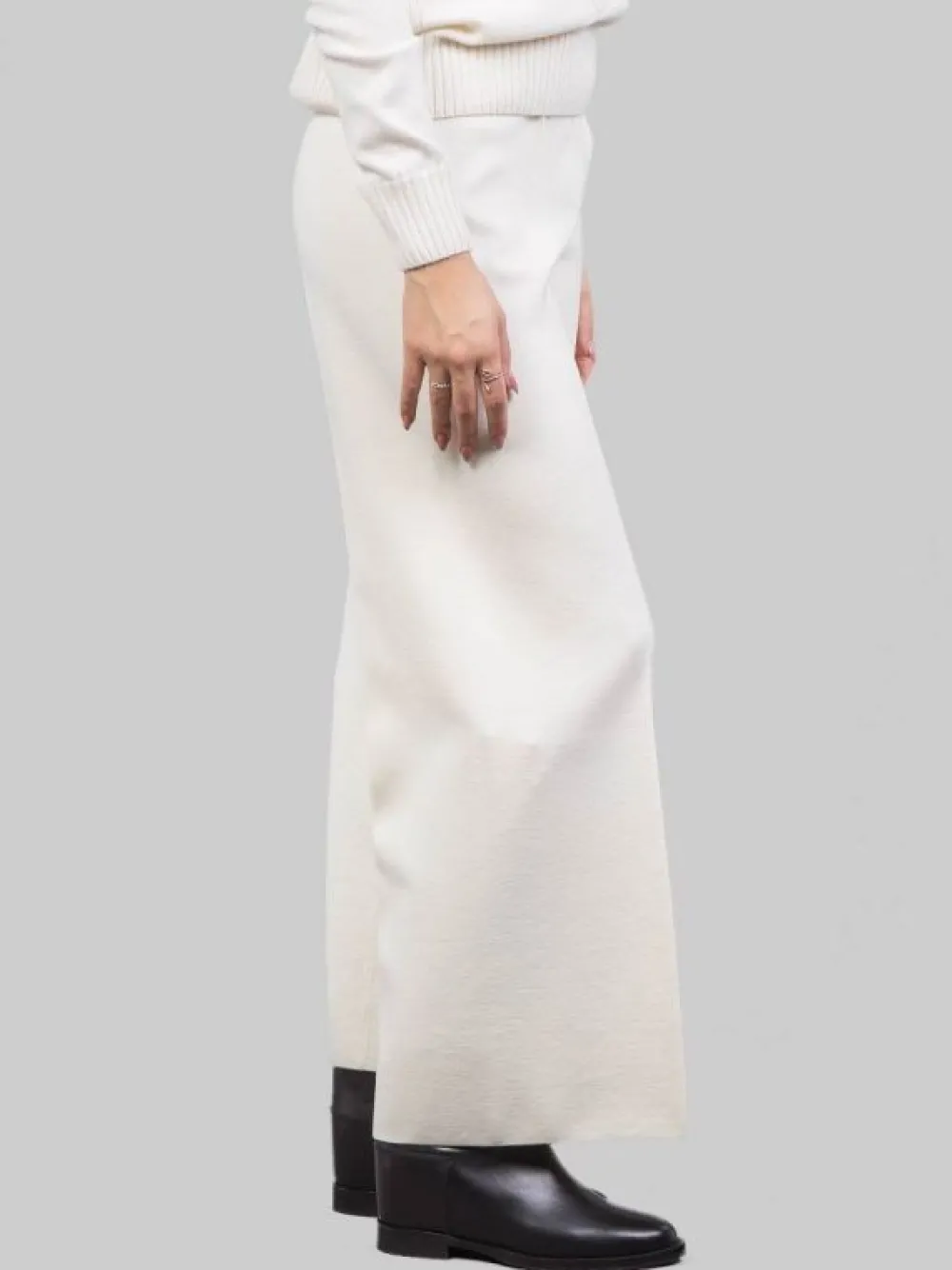 PANTALONI CROPPED IN LANA ELASTICIZZATI LATTE | D.EXTERIOR Fashion