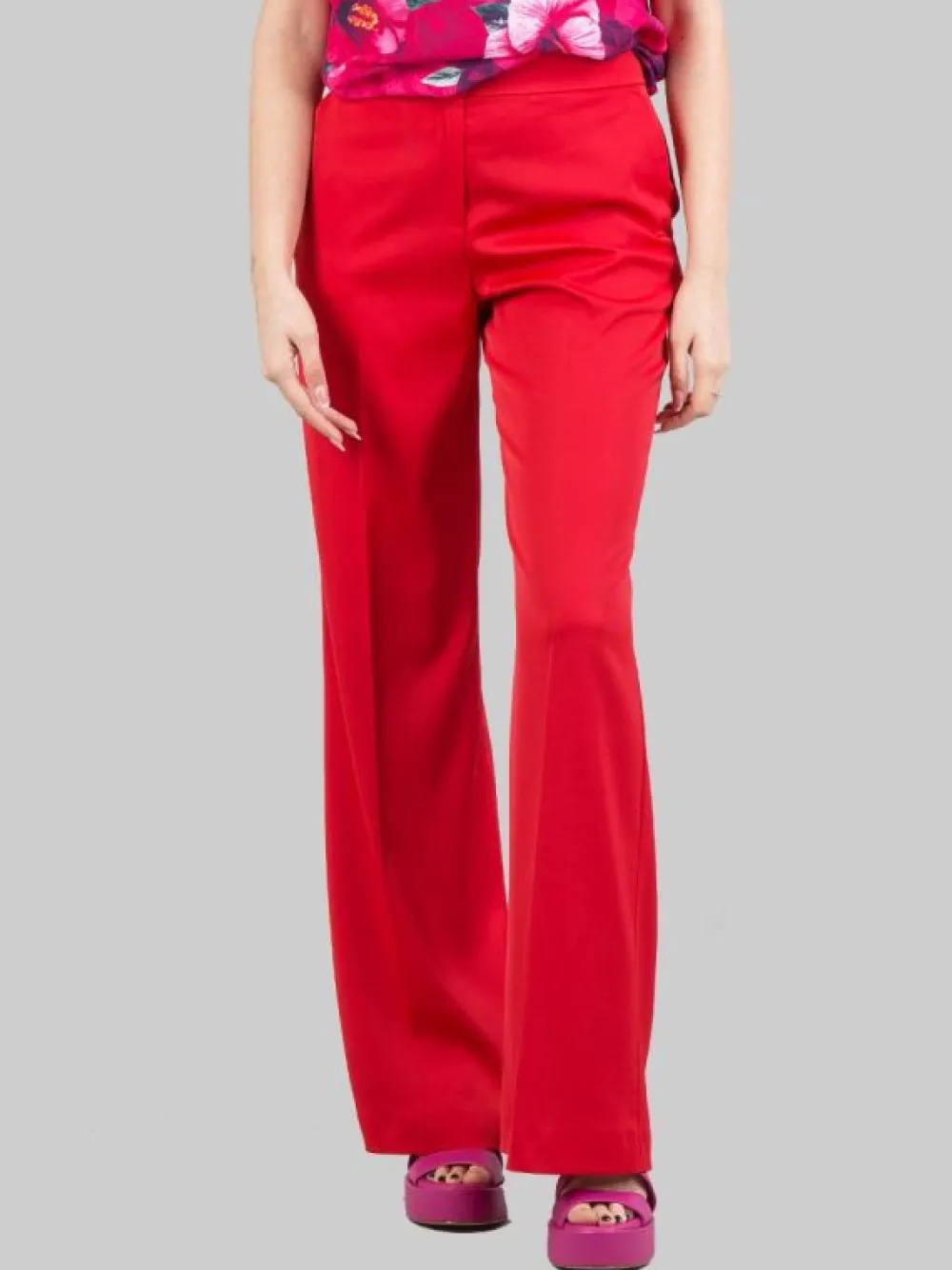 PANTALONI FLARE ROSSI IN TESSUTO LUCIDO A VITA ALTA | PINKO Online