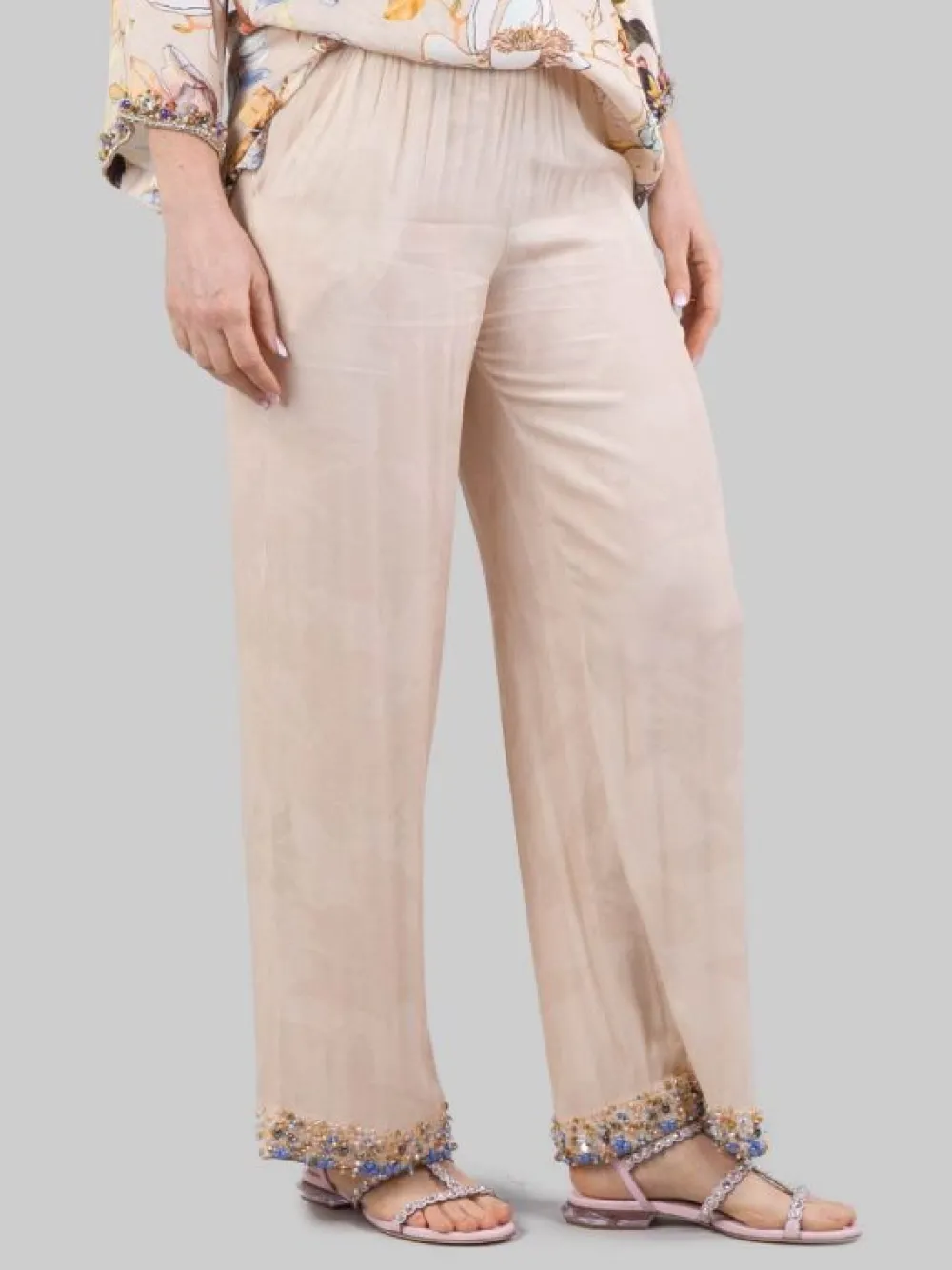 PANTALONI IN MISTO SETA SABBIA CON DECORAZIONI IN PERLINE, STRASS E PIETRE COLORATE | MIRIAM STELLA New