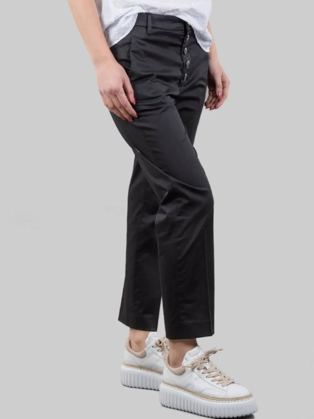 PANTALONI NIMA NERI IN COTONE ELASTICIZZATO CON BOTTONI GIOIELLO | DONDUP Discount