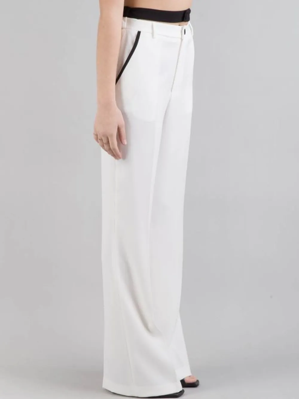PANTALONI VITA ALTA PALAZZO IN GABARDINA DI LANA E VISCOSA SMOKE | RED VALENTINO Online