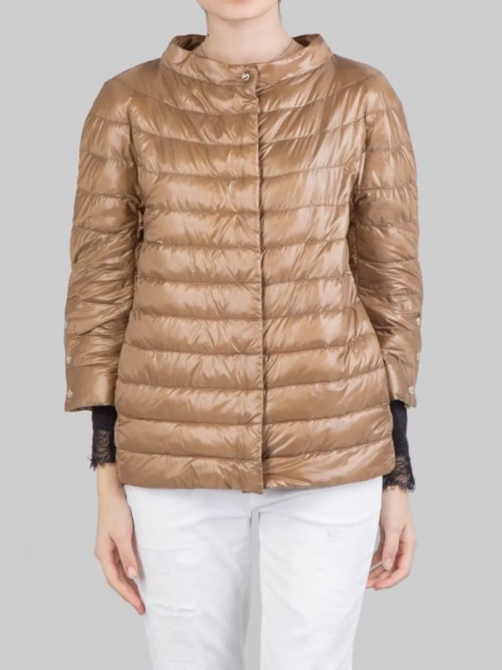 PIUMINO CORTO MODELLO CAPPA IN NYLON ULTRALEGGERO | HERNO Outlet