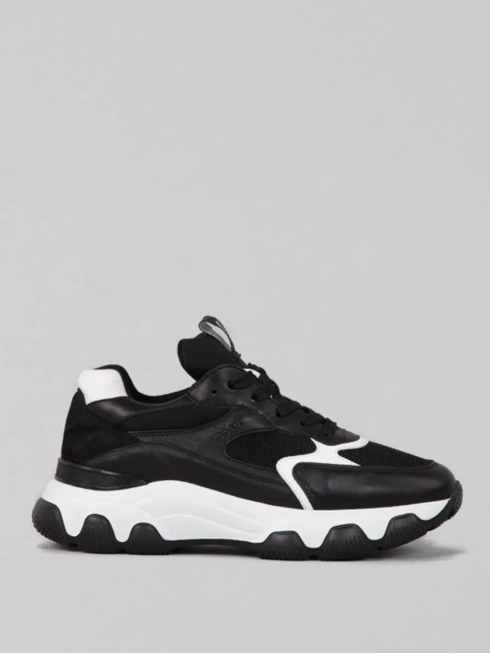 SNEAKER HYPERACTIVE NERA CON DETTAGLI IN BIANCO | HOGAN Outlet