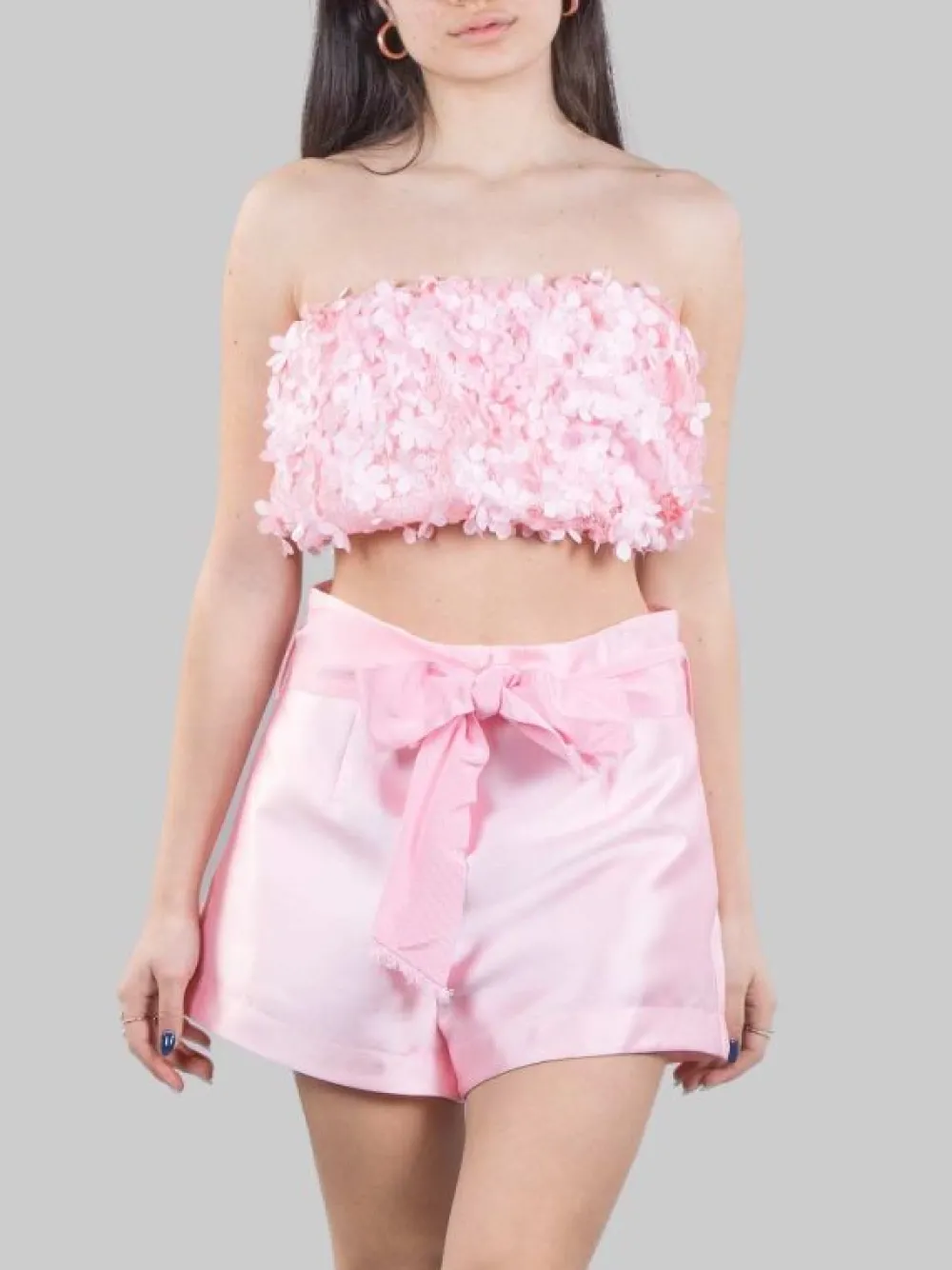 TOP A FASCIA ELASTICIZZATO DECORATO CON PETALI DI FIORI IN TESSUTO | GINA GORGEOUS Outlet
