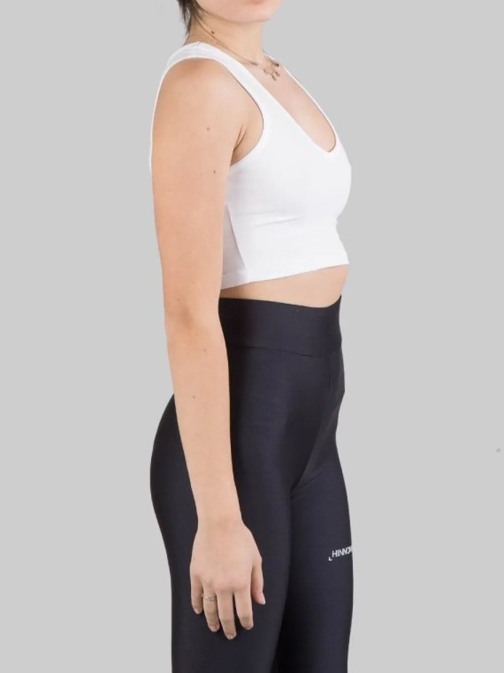 TOP CORTO SENZA MANICHE CON SCOLLATURA A V | HINNOMINATE Discount